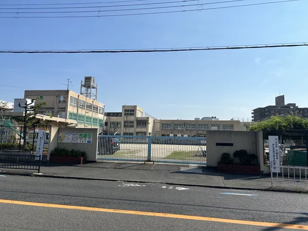 堺市立錦綾小学校まで徒歩８分