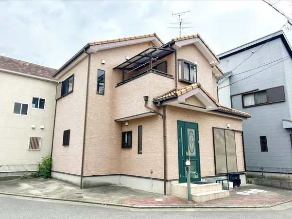 平成１５年１１月建築の４LDKのお家です。