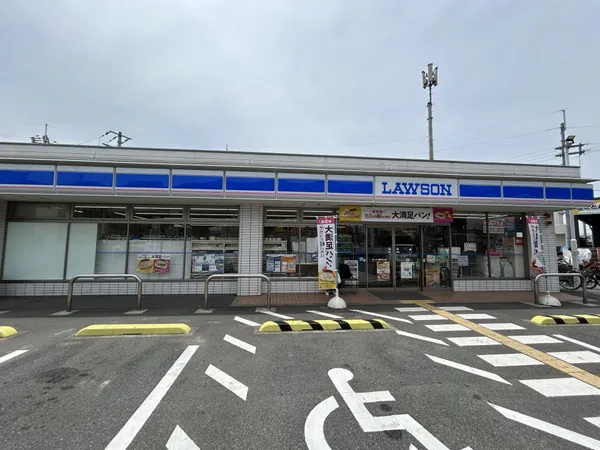徒歩3分。