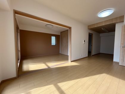 ラウムズ三国ヶ丘 リビング