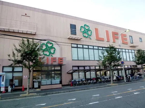 ライフ百舌鳥店徒歩10分。