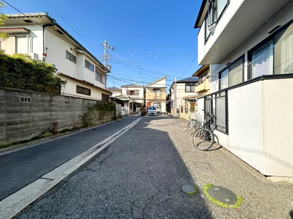 駐車場は車3台駐車可能（車種規制あり）