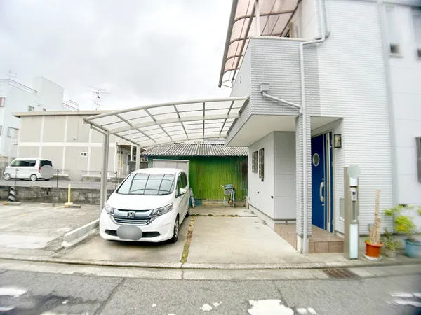 駐車場２台分（サイズ制限有り）