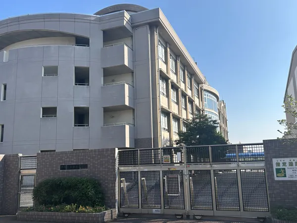 浜寺南中学校まで徒歩24分。