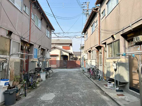 前面道路幅員４．０ｍの位置指定道路です。