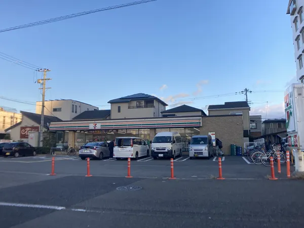 セブンイレブン堺柳之町東1丁店徒歩4分。