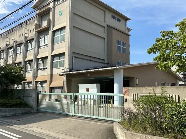 堺市立錦西小学校徒歩3分。