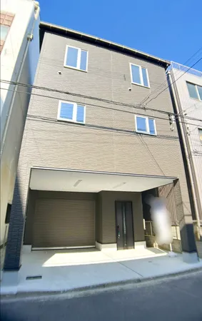 鉄骨造３階建て（事務所・店舗・倉庫等にご利用できます）