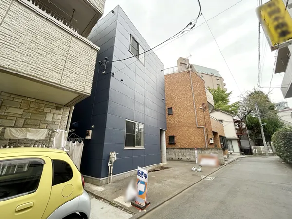 前面道路を含む外観