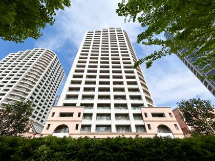 西戸山タワーホウムズ セントラルタワー 外観
