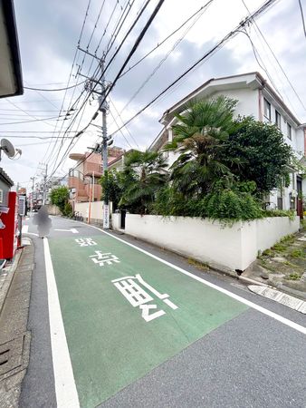 前面道路含む外観