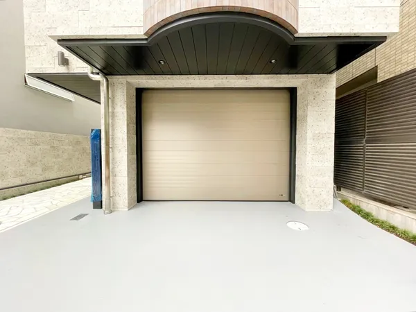 ガレージ駐車場
