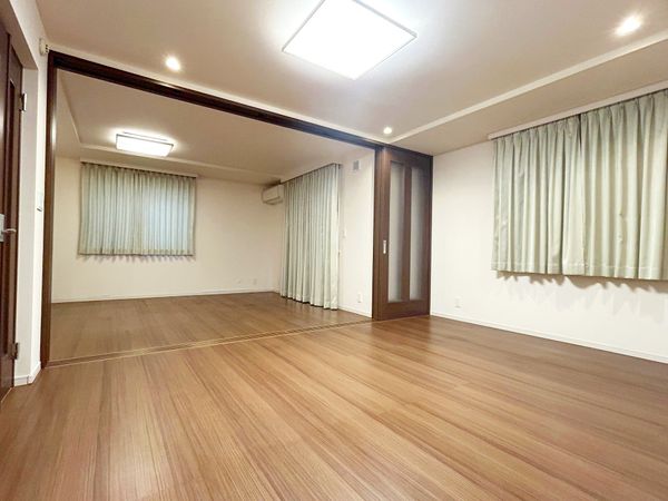 新宿区新宿7丁目 戸建 リビング