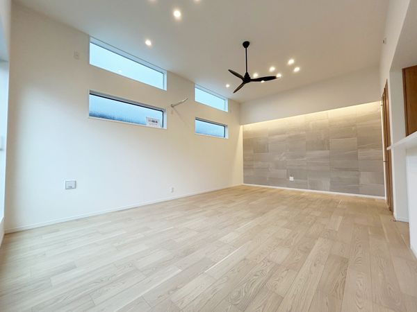 中野区大和町4丁目 新築戸建 リビング