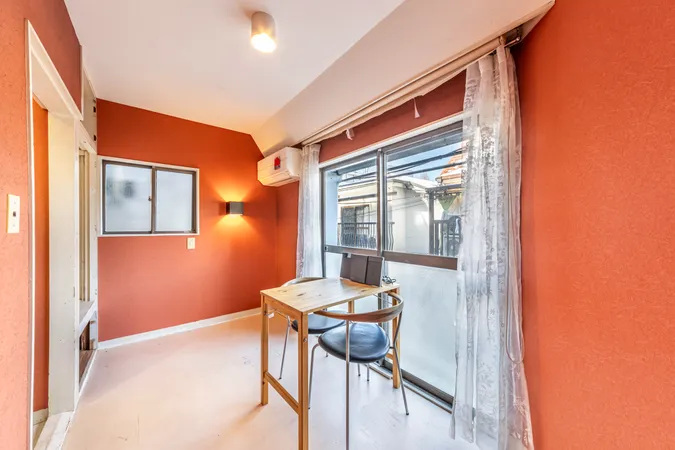 洋室（北東側）