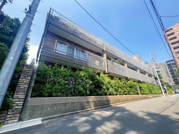 秀和内藤町レジデンス 外観