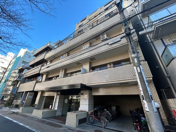 グローイン新宿御苑 外観