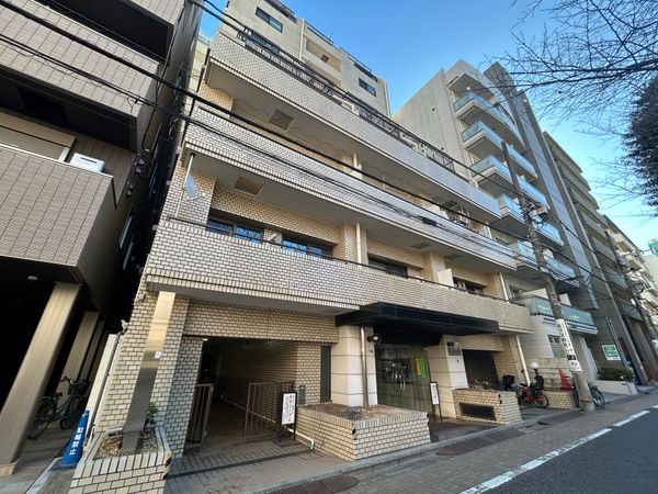 グローイン新宿御苑 外観