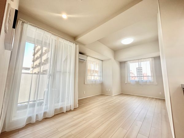 ルネ御苑プラザ リビング