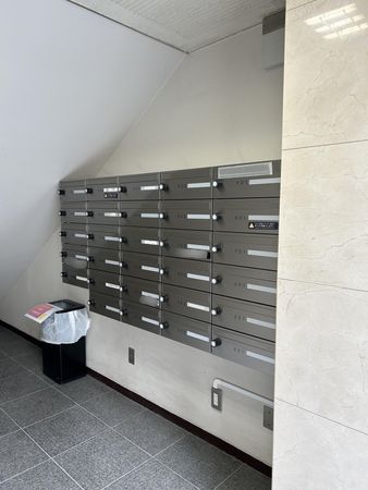 ニューローレルマンション エントランス