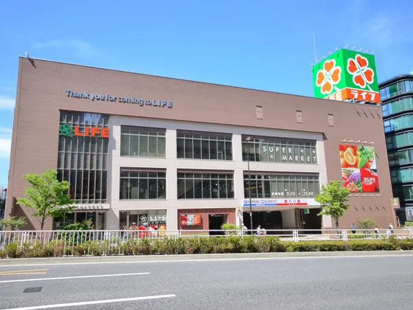 徒歩5分。徒歩4分