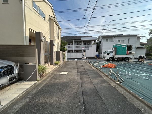 前面道路含む外観