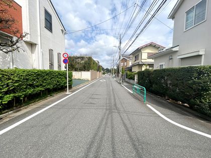 前面道路含む外観