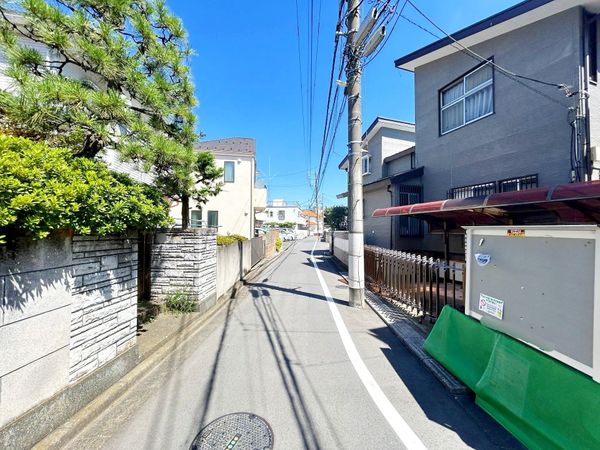 前面道路含む外観