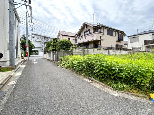 前面道路含む外観