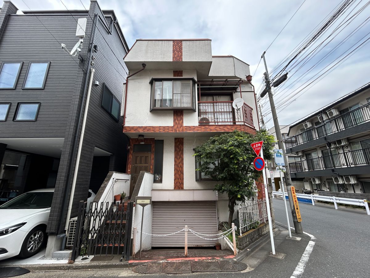 前面道路含む外観