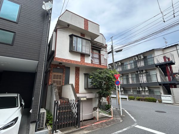 前面道路含む外観