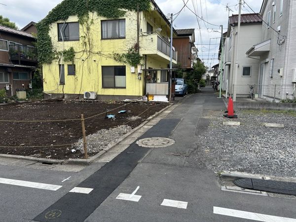 前面道路含む外観