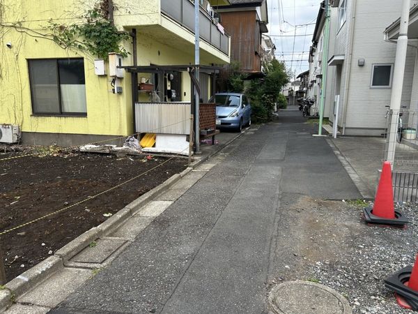 前面道路含む外観