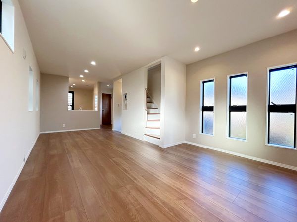 中野区丸山1丁目 新築戸建 3号棟 リビング