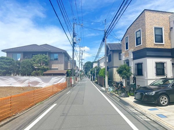 前面道路含む外観