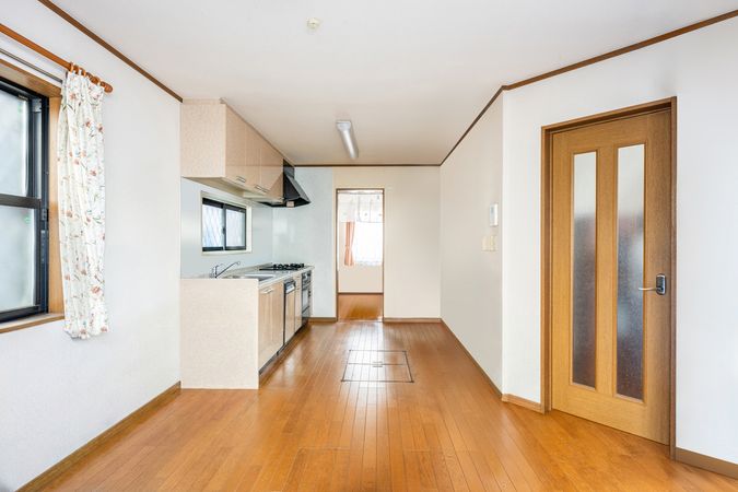 調布市深大寺北町4丁目 戸建 リビング