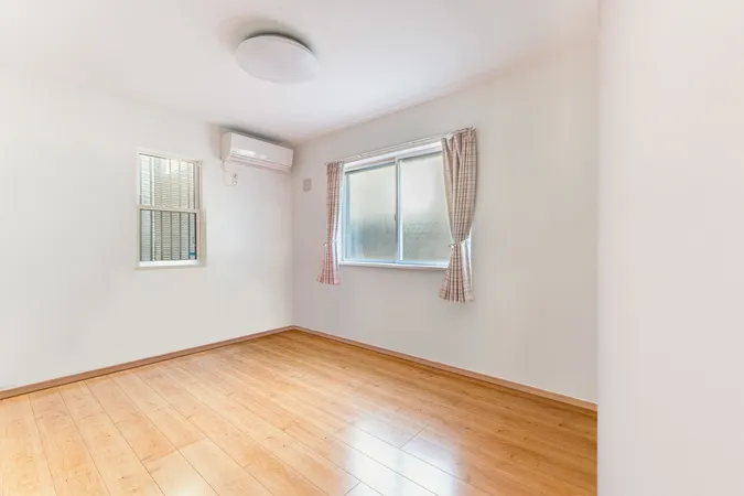 1階約6.4帖※画像は実際の室内写真及び間取り図をもとに、CGにて再現した「空室リフォームイメージ」であり、実際とは多少異なります。