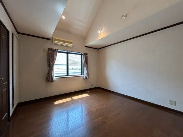 洋室（約８．０帖）