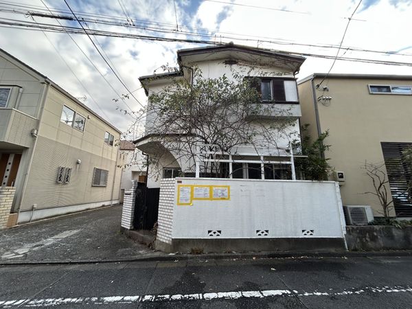 前面道路含む外観