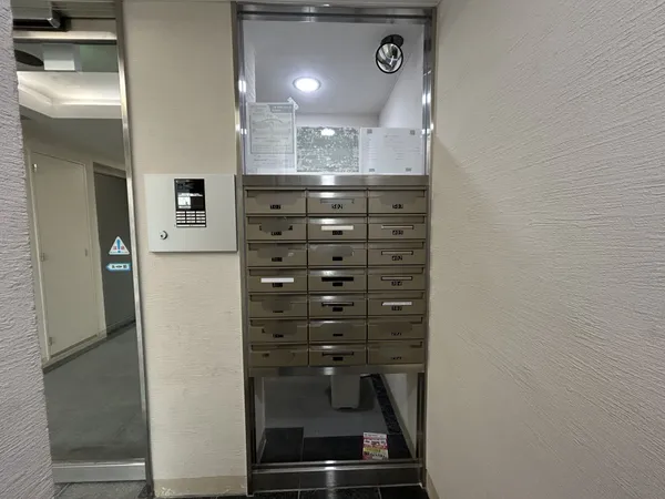 ポストコーナー