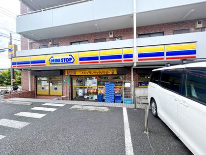 ハイツ宮前 ミニストップ高井戸東3丁目店(約190m) ミニストップ高井戸東3丁目店(約190m)