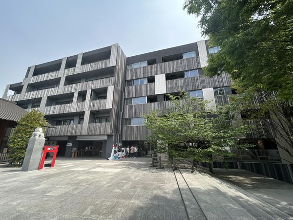 赤城神社・パークコート神楽坂 外観