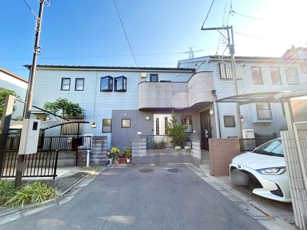 前面道路含む外観