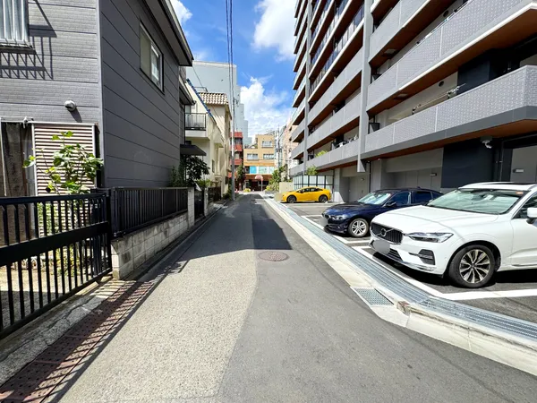 前面道路西側