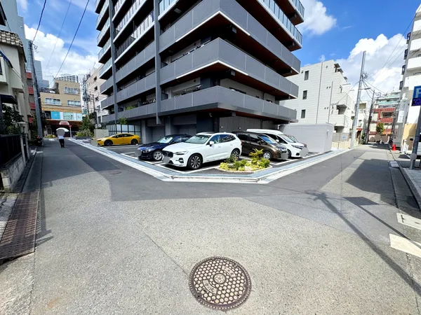 前面道路北側、西側