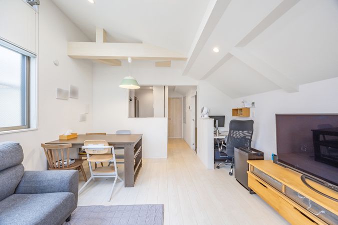 成田西2丁目 戸建 リビング