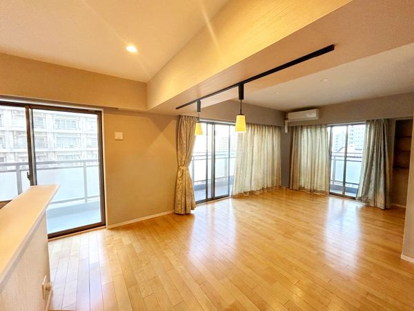 朝日ツイン目黒 A棟 リビング