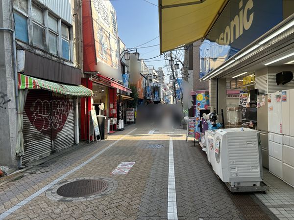 前面道路含む外観
