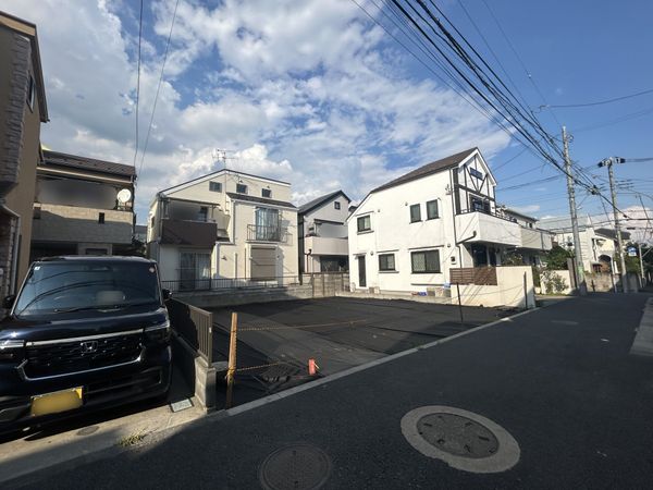 前面道路含む外観