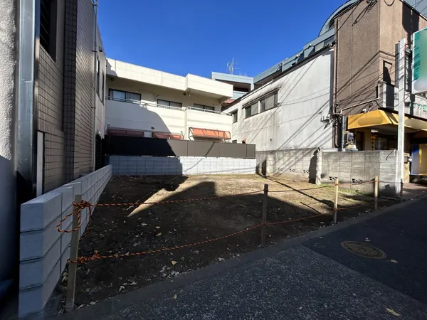 五日市街道に面した好立地。交通アクセスも良く、生活利便性に優れた魅力的な土地です。